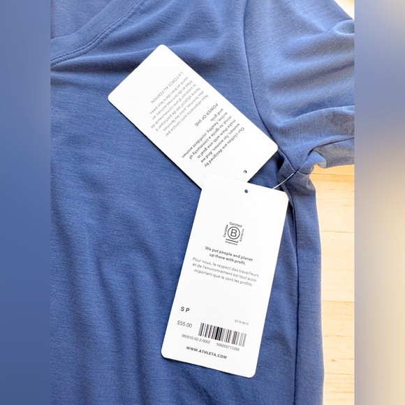 NWT Athleta Essential V Neck Tee‎ Blue Small - Picture 8 of 11